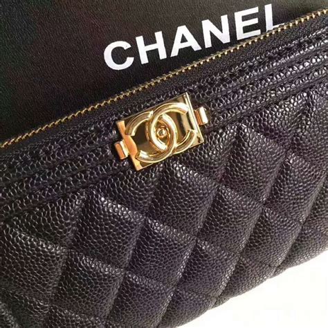 boy chanel wallet ราคา